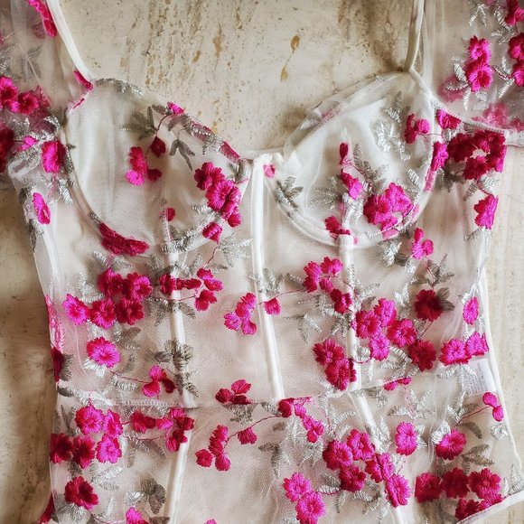 Floral Embroidered Mesh Teddy - Picture 3 of 6